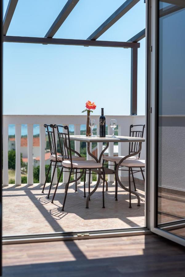 Apartments Dobrila Kaštel Novi Zewnętrze zdjęcie