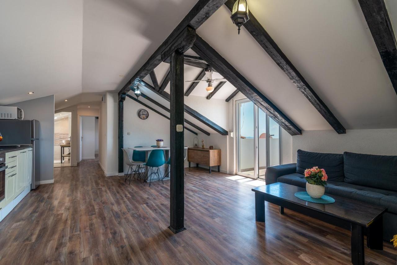 Apartments Dobrila Kaštel Novi Zewnętrze zdjęcie