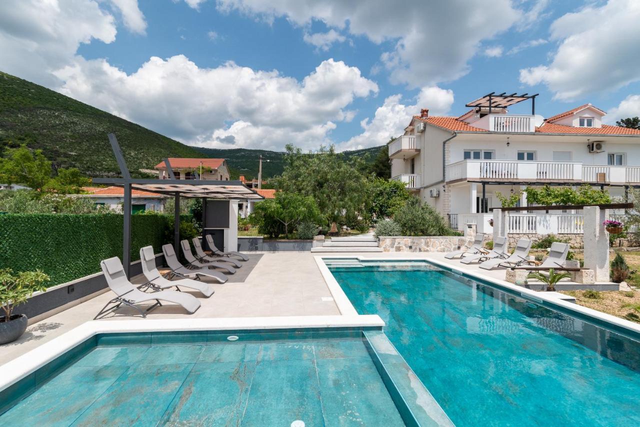 Apartments Dobrila Kaštel Novi Zewnętrze zdjęcie